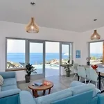 Avgi Villa *